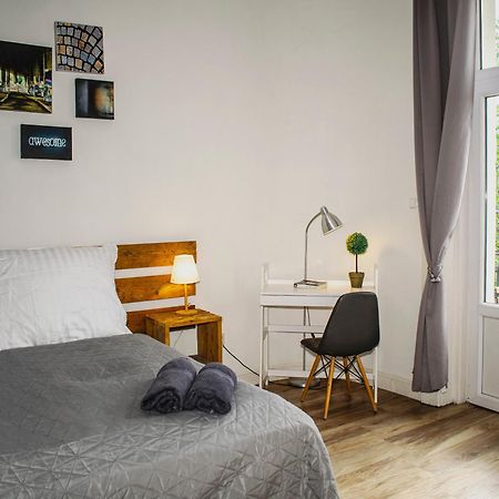 3 Room Apartment In The Beautiful Street Будапеща Екстериор снимка