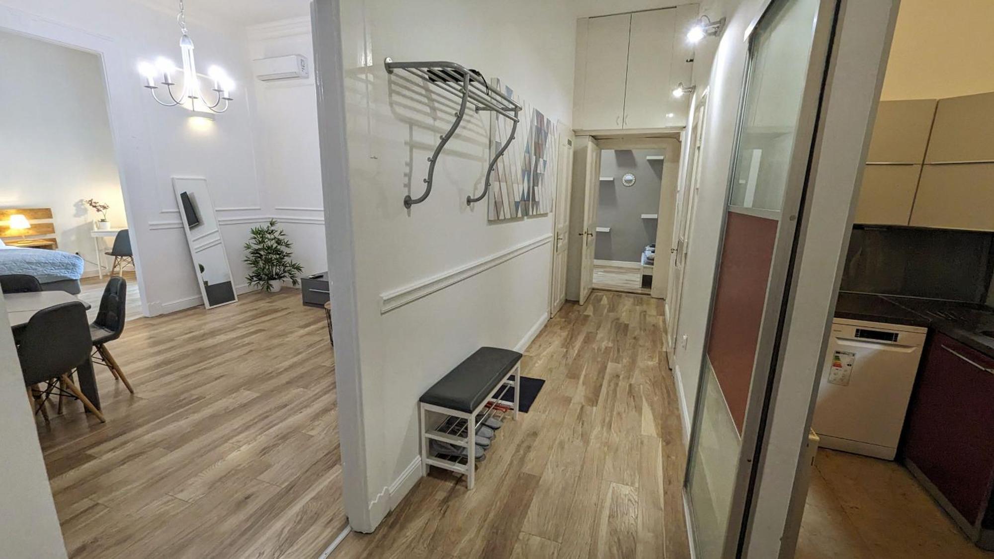 3 Room Apartment In The Beautiful Street Будапеща Екстериор снимка