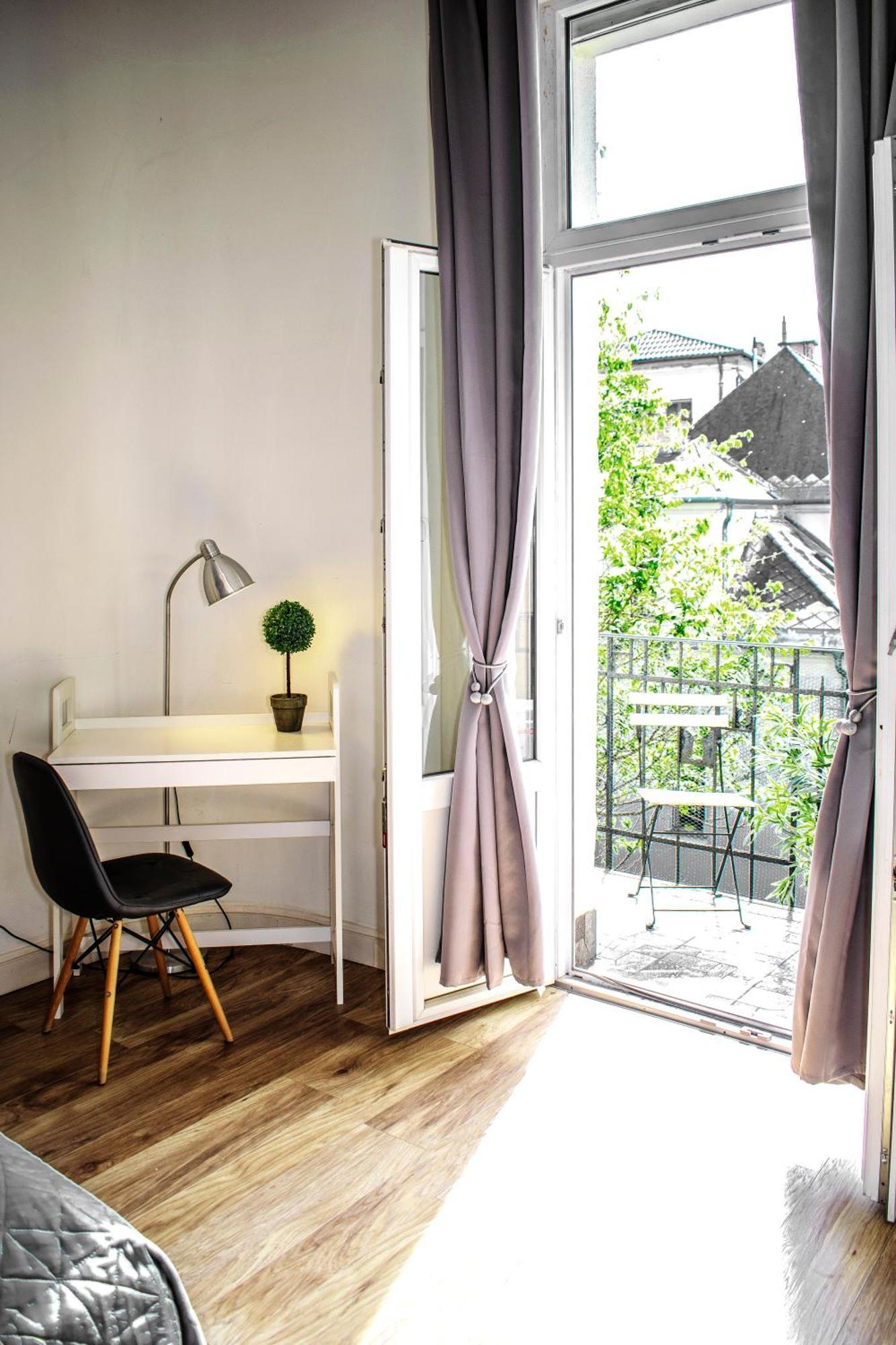 3 Room Apartment In The Beautiful Street Будапеща Екстериор снимка