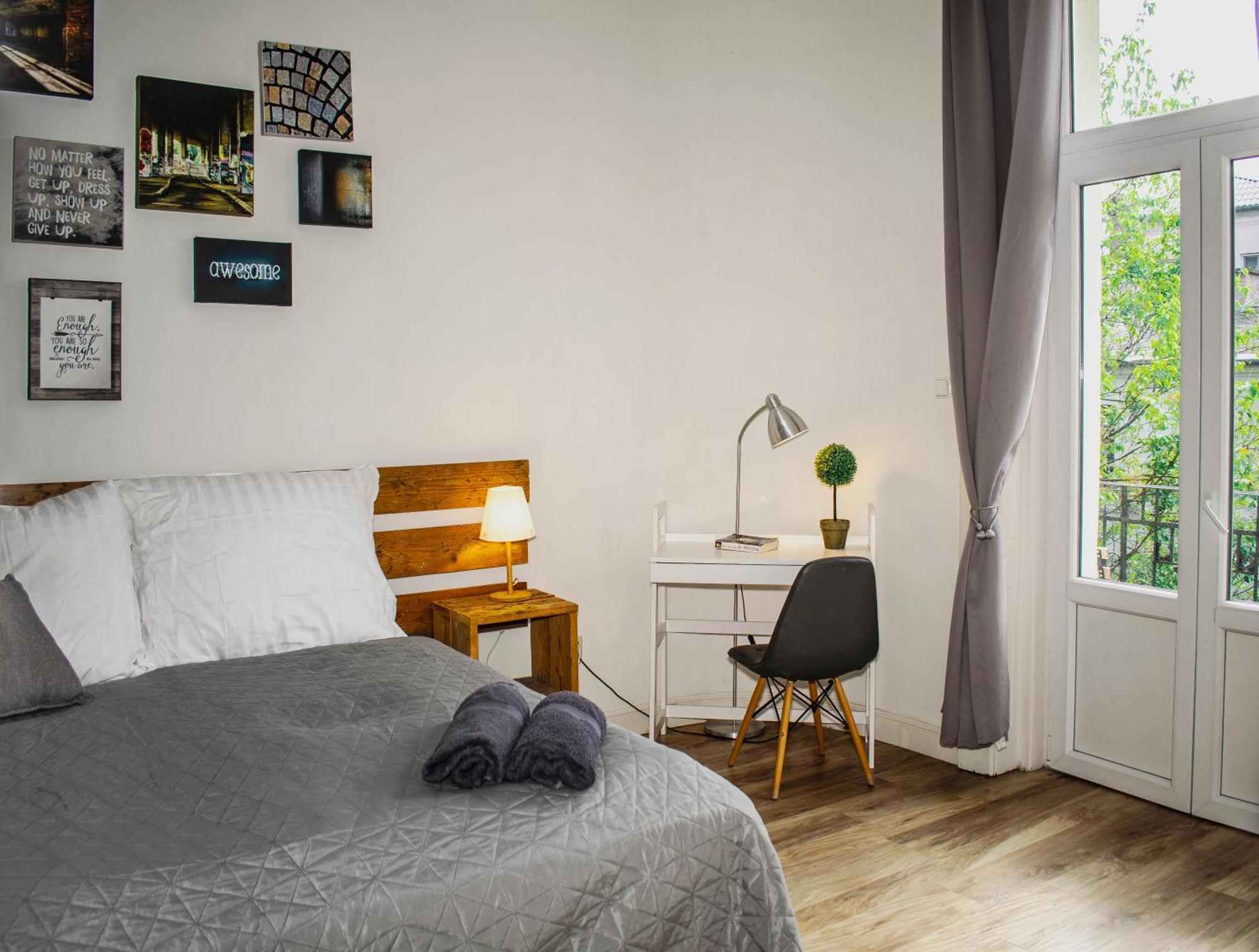 3 Room Apartment In The Beautiful Street Будапеща Екстериор снимка
